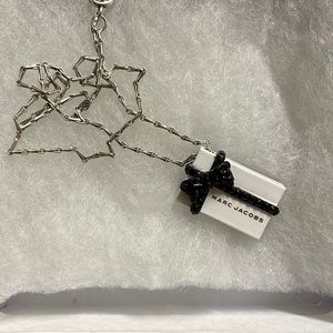 Marc Jacobs present necklace